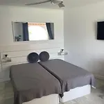 Apartment Seafront Camison